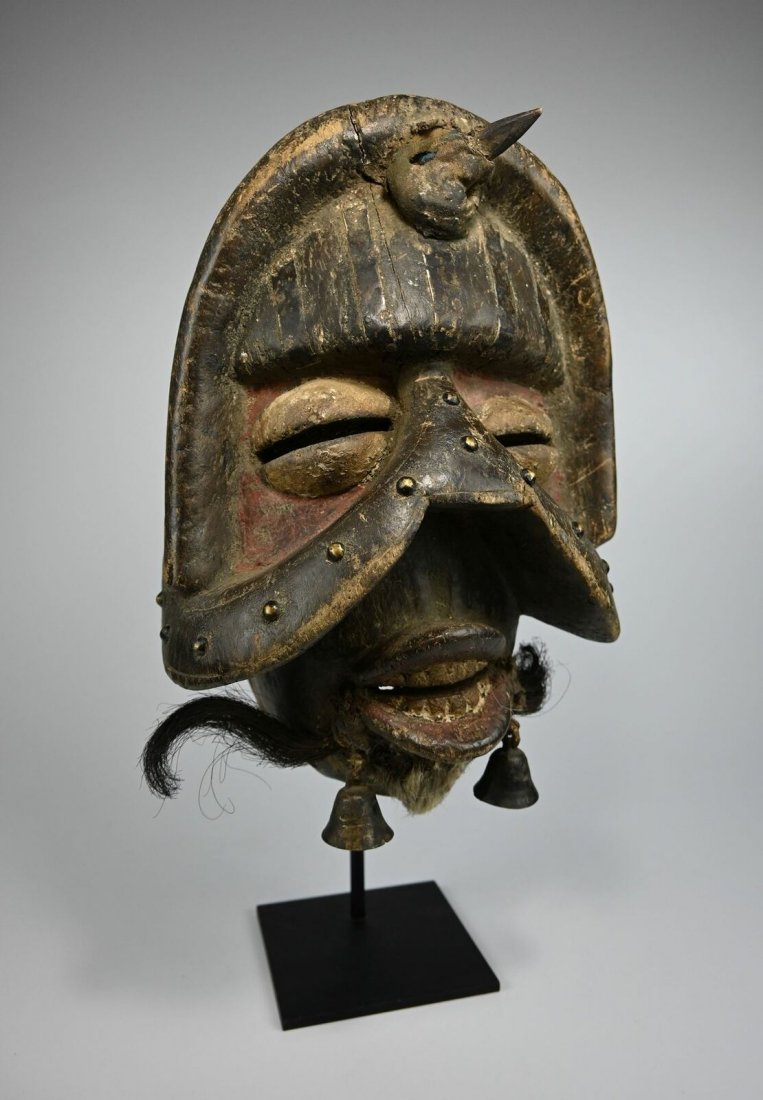 A Guere / Wobe African mask (1 of 8)