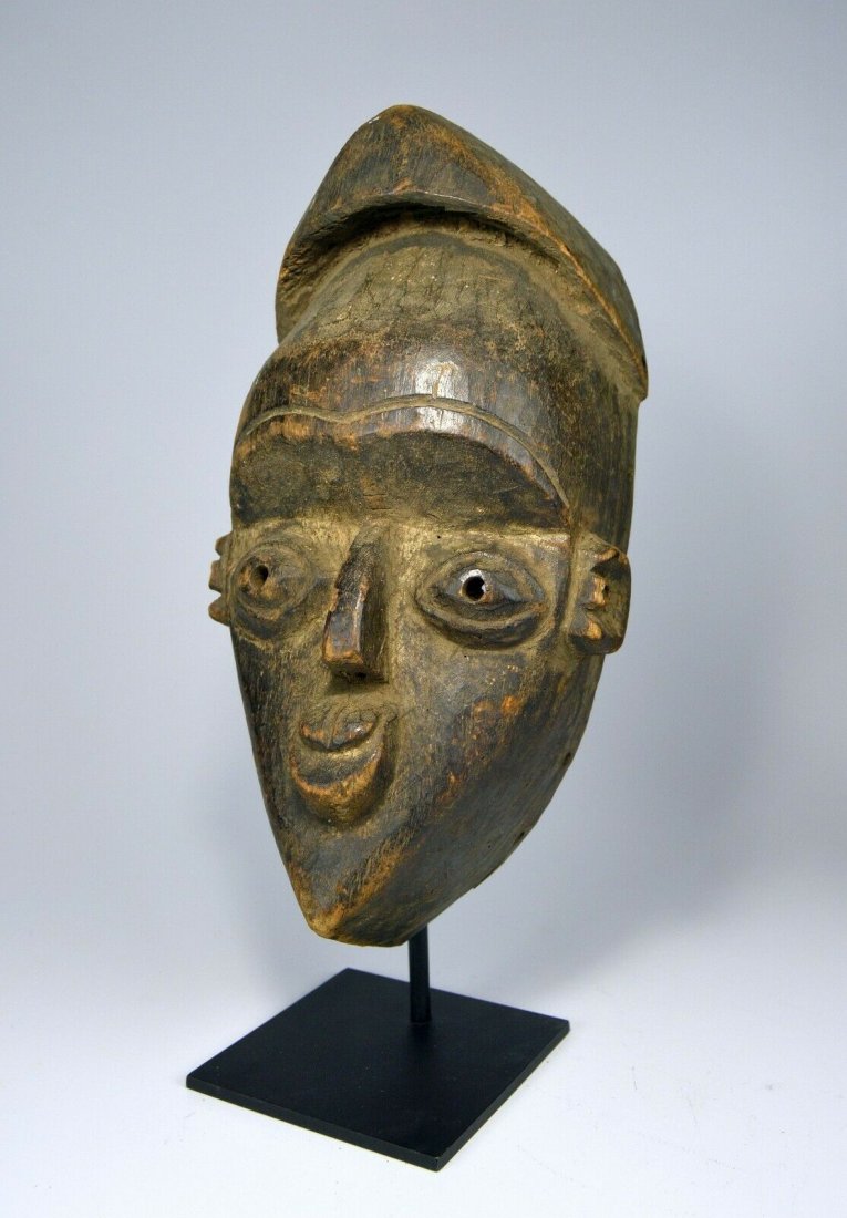 Old Ceremonial African mask from the Ibibio (1 of 7)