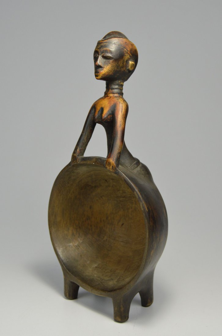 A Fine Old Pende ladle with Female Form Handle (1 of 9)