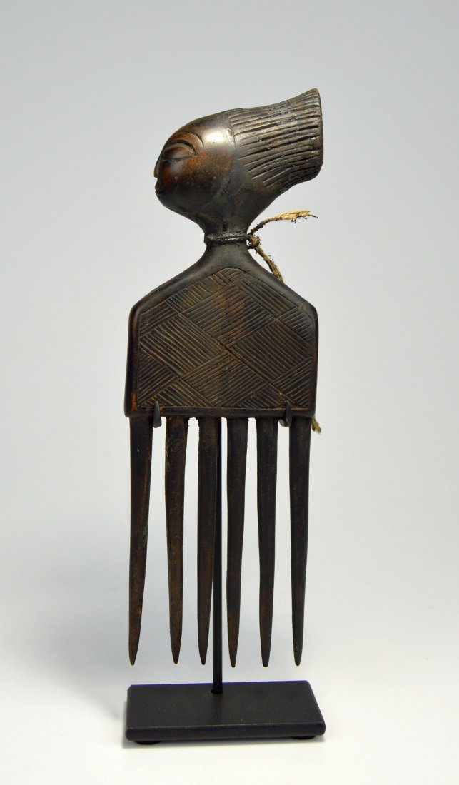 A Rare Mangbetu Comb with Ancestor image (1 of 5)