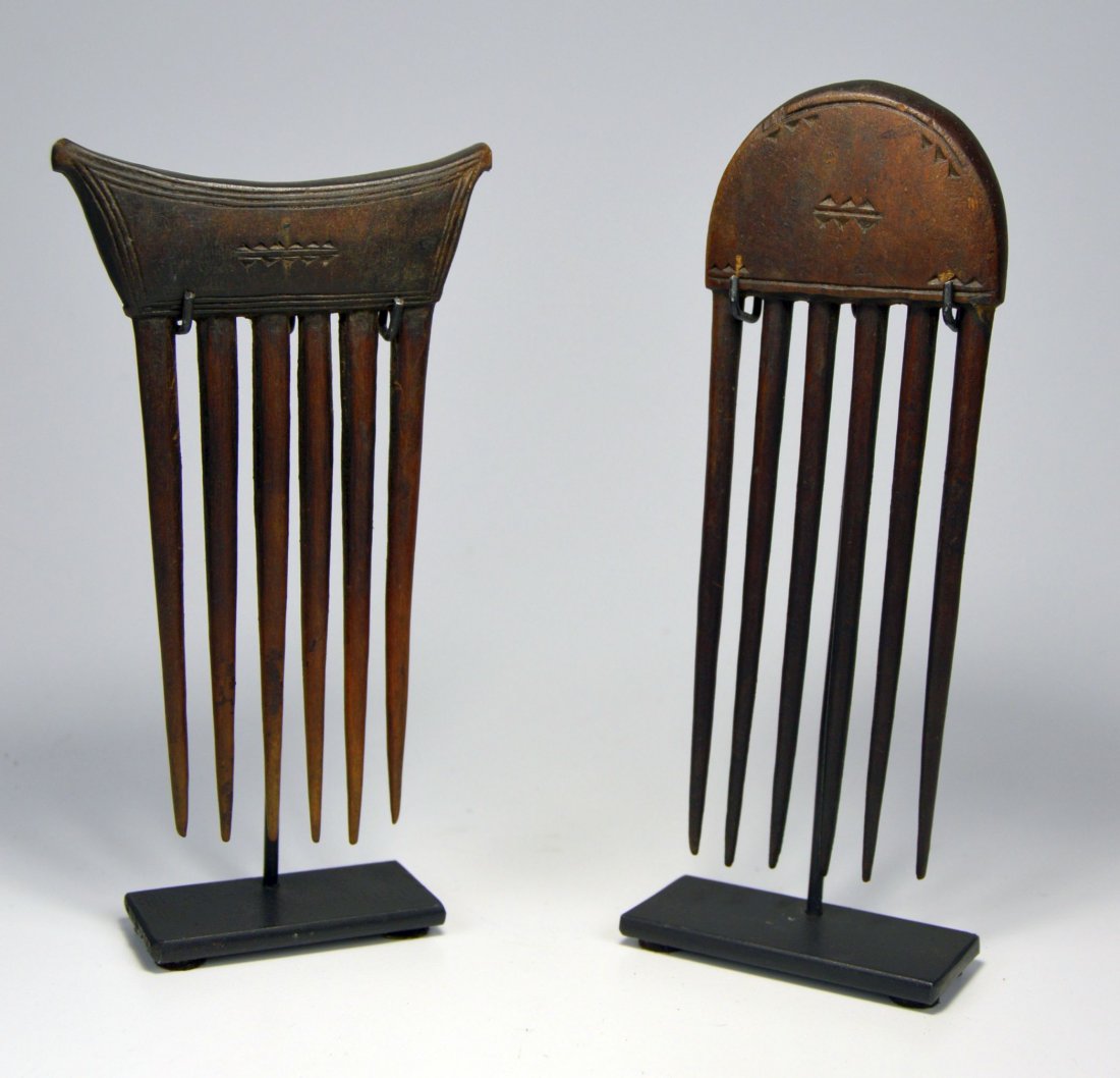 A Finely carved pair of Baule Combs, African Art (1 of 5)