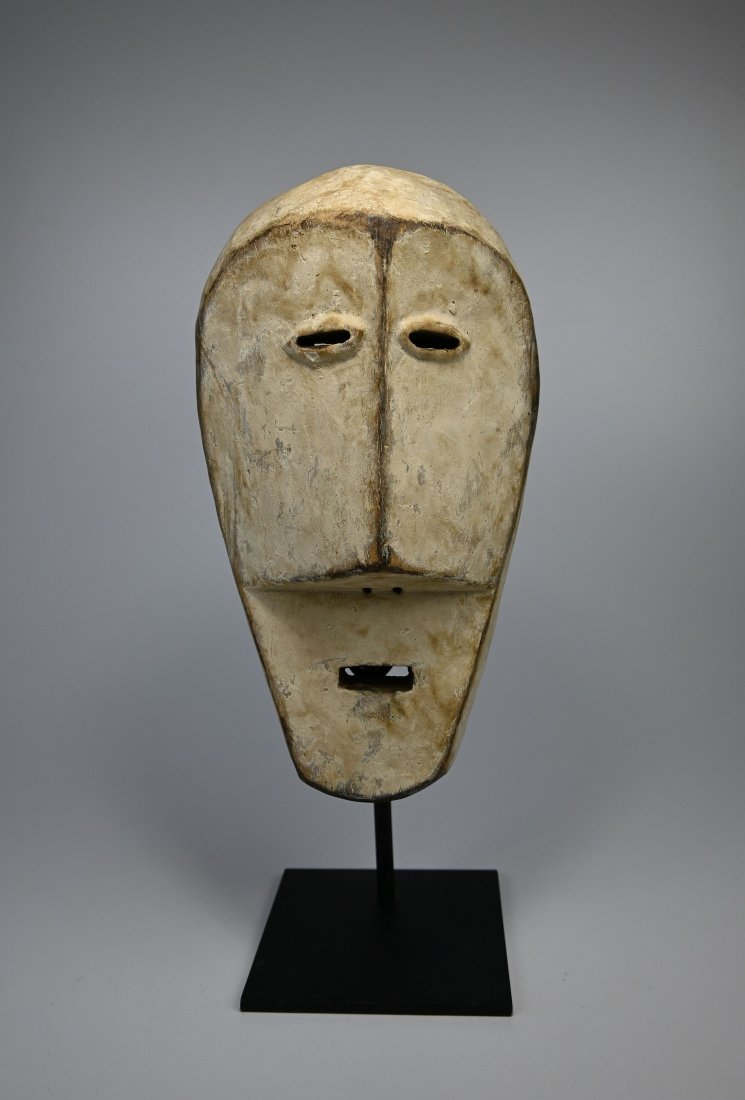 A Rare Shi African Mask (1 of 9)
