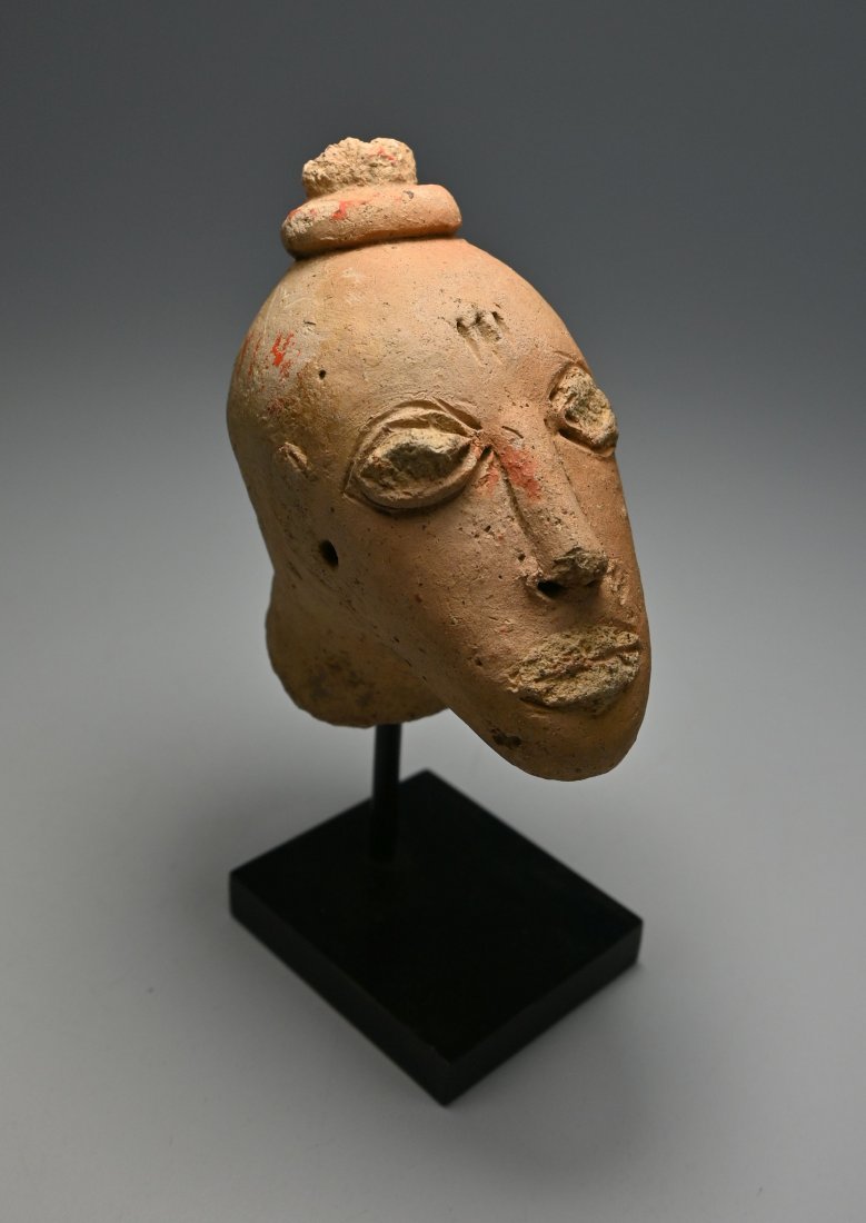 Ancient Djenne terracotta head Fragment on base (1 of 6)