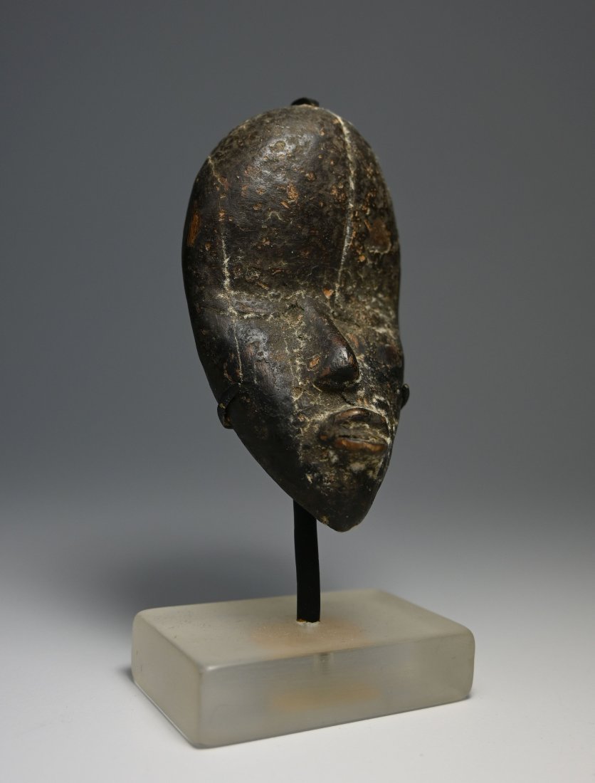 A Dan Passport Mask Ex Charles Jones (1 of 6)