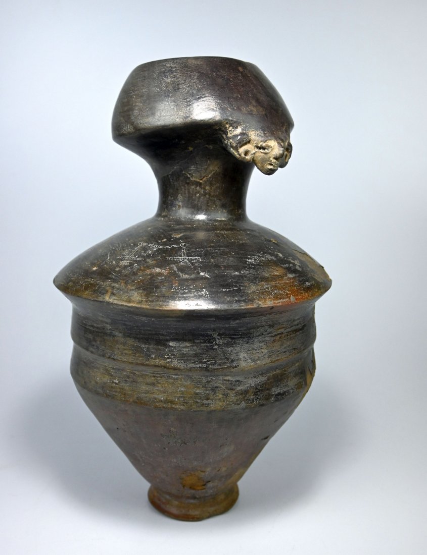 Ancient Manabi Vessel with Avian designs 500 BC (1 of 11)