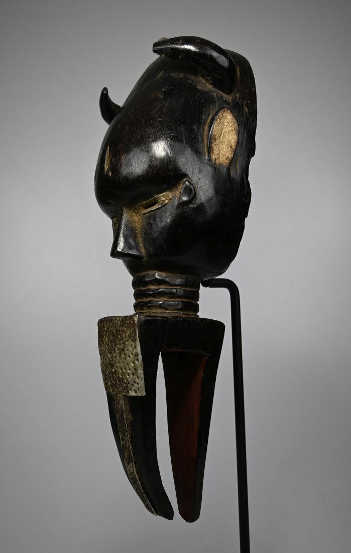 A Dan Grebo Gagon African Mask (1 of 7)