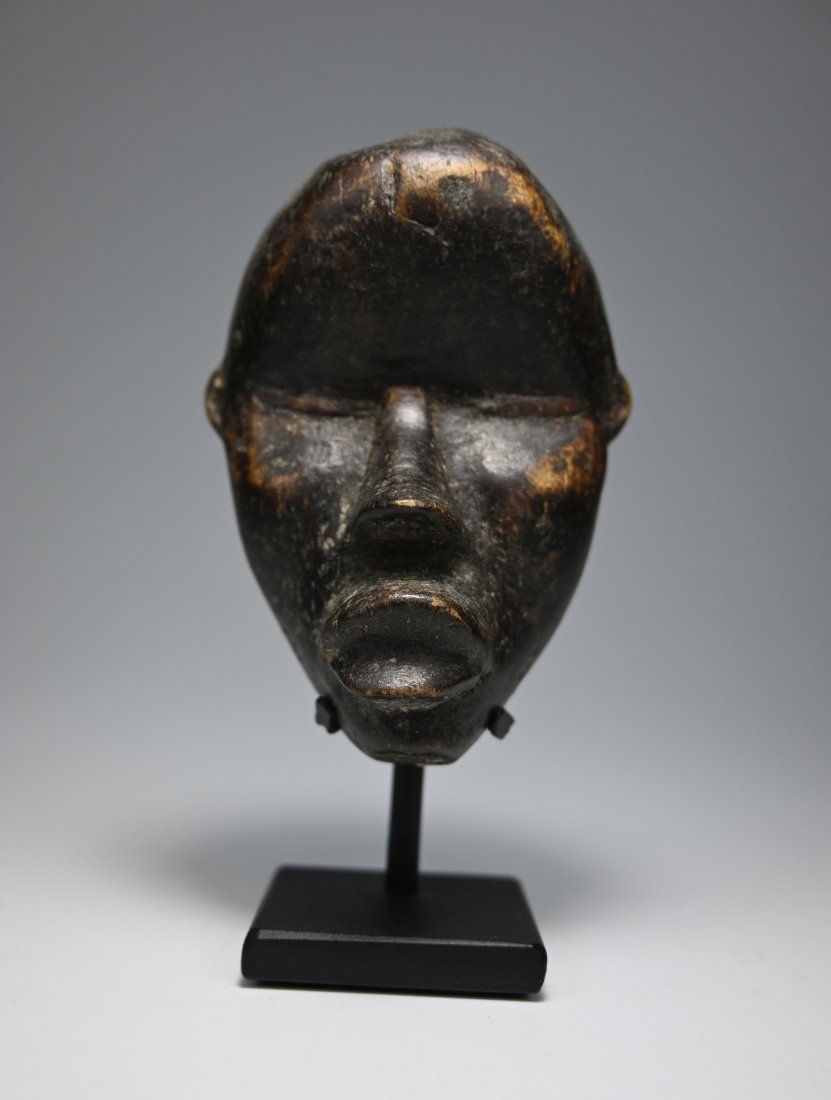 A Dan Passport mask Ex Charles Jones 1993 (1 of 5)