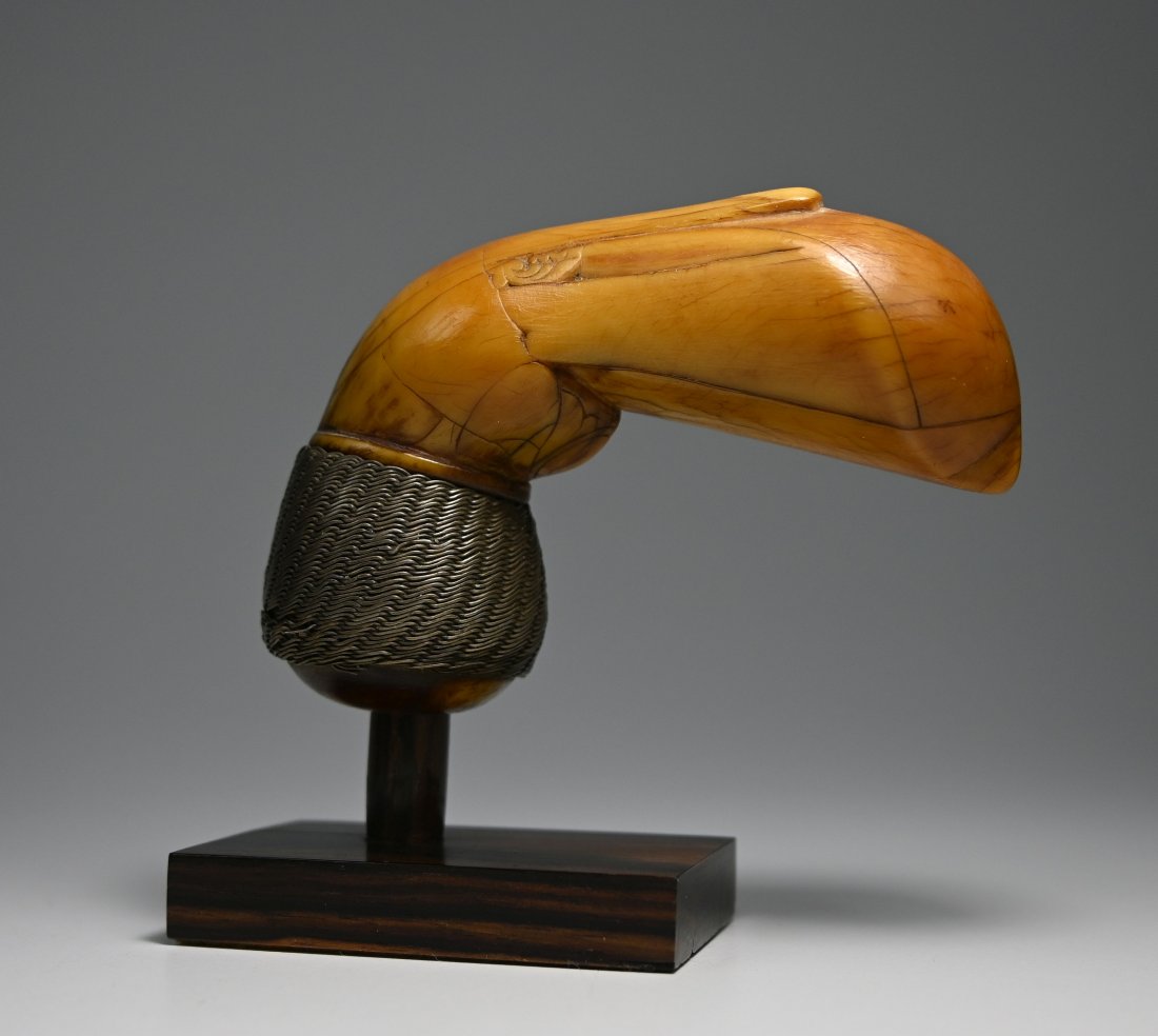 Fine Bone Kris Handle Malaysian Ex Duperrier Paris 1985: A very fine abstract Kris Knife handle from bone with undeniable well worn surface patina from handling over generations. Malaysia, late 19th or Early 20th century. The handle measures 3.73 x 2.5 inch