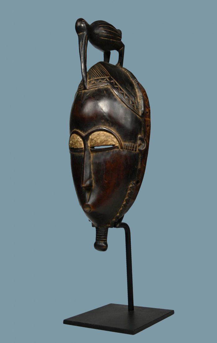 Elegant Baule mask with Avian Finial (1 of 6)