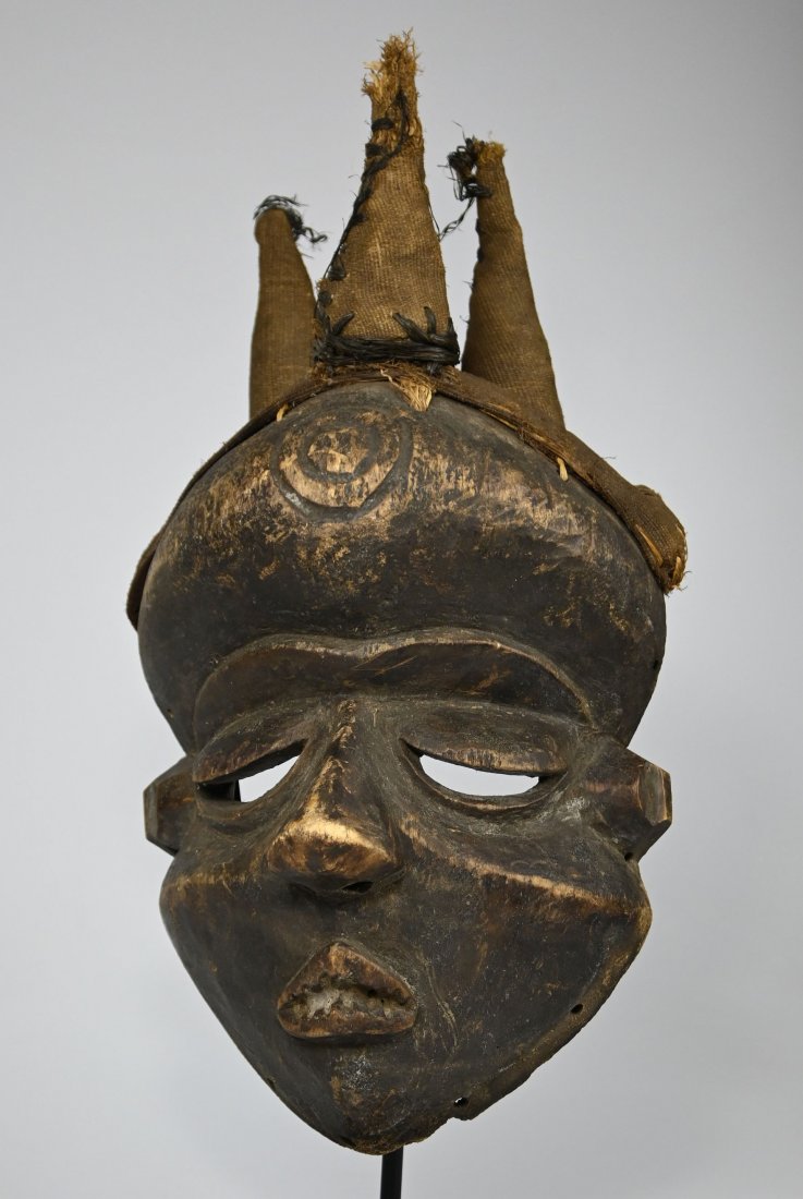 Old Pende Pumbu Executioner Mask Ex J Camp Gallery 1979 (1 of 10)