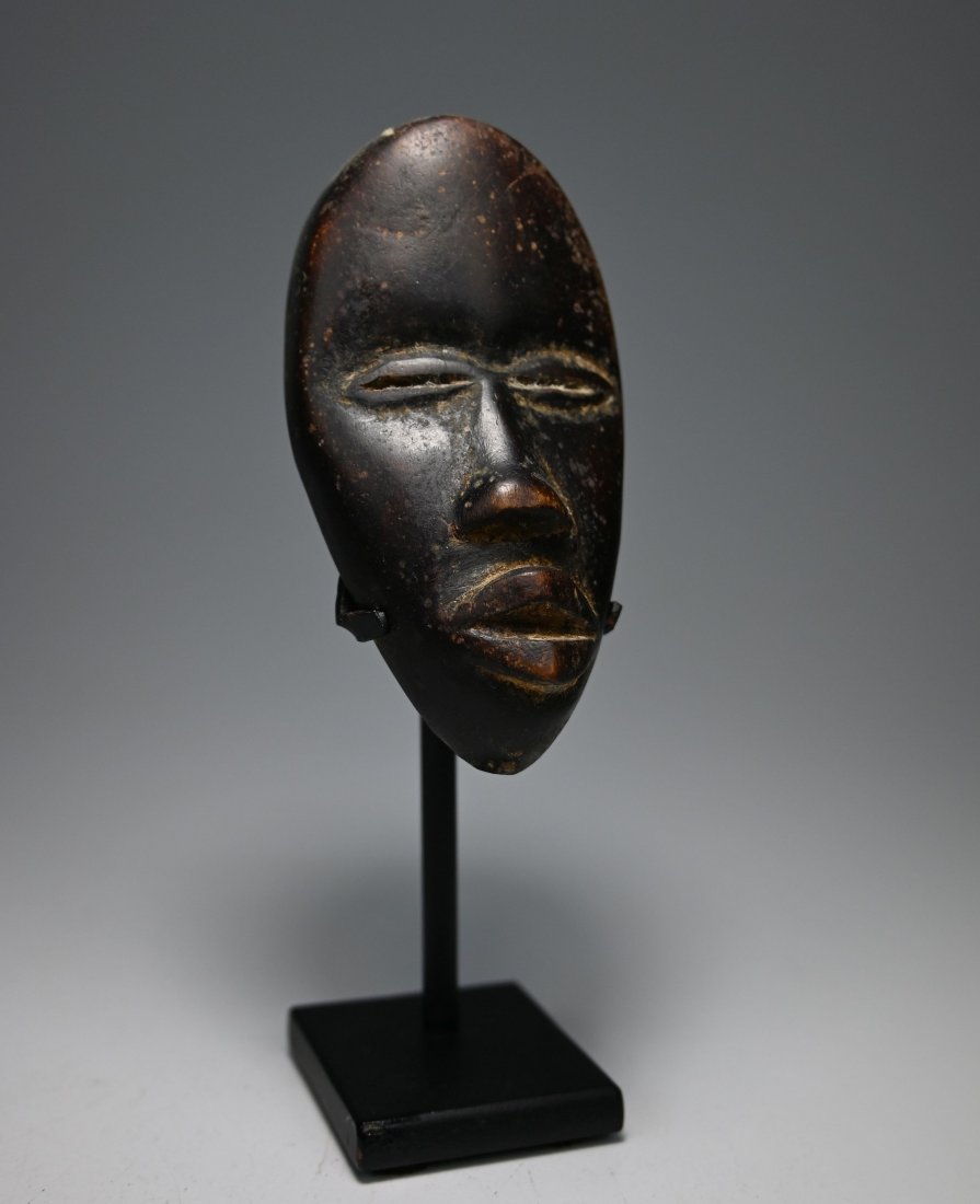 A Dan Passport Mask Ex Charles Jones 1993 (1 of 6)