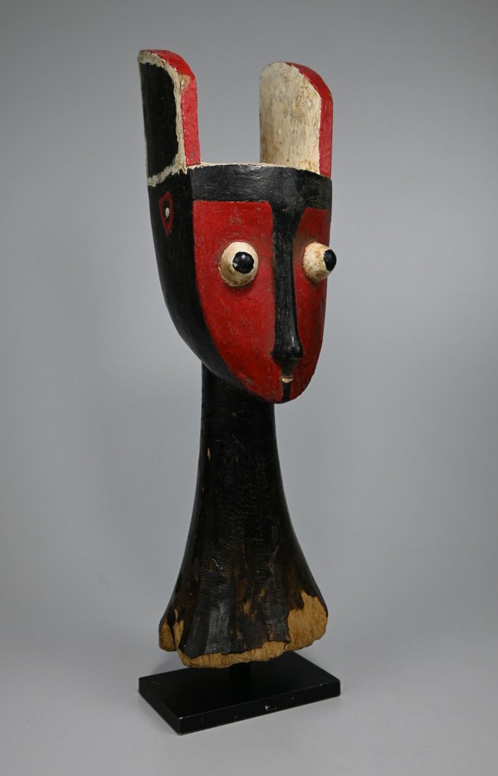 A Rare Guro Dance Crest (1 of 7)