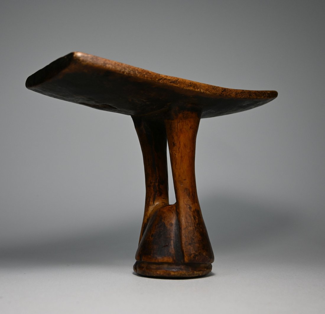 Elegant Old Turkana Headrest from Kenya (1 of 5)