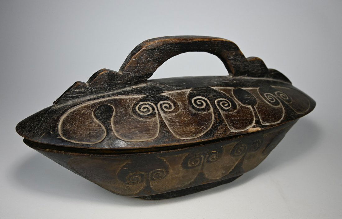 Carved Wooden Lidded container Ex Marc &Denyse Ginzberg (1 of 10)