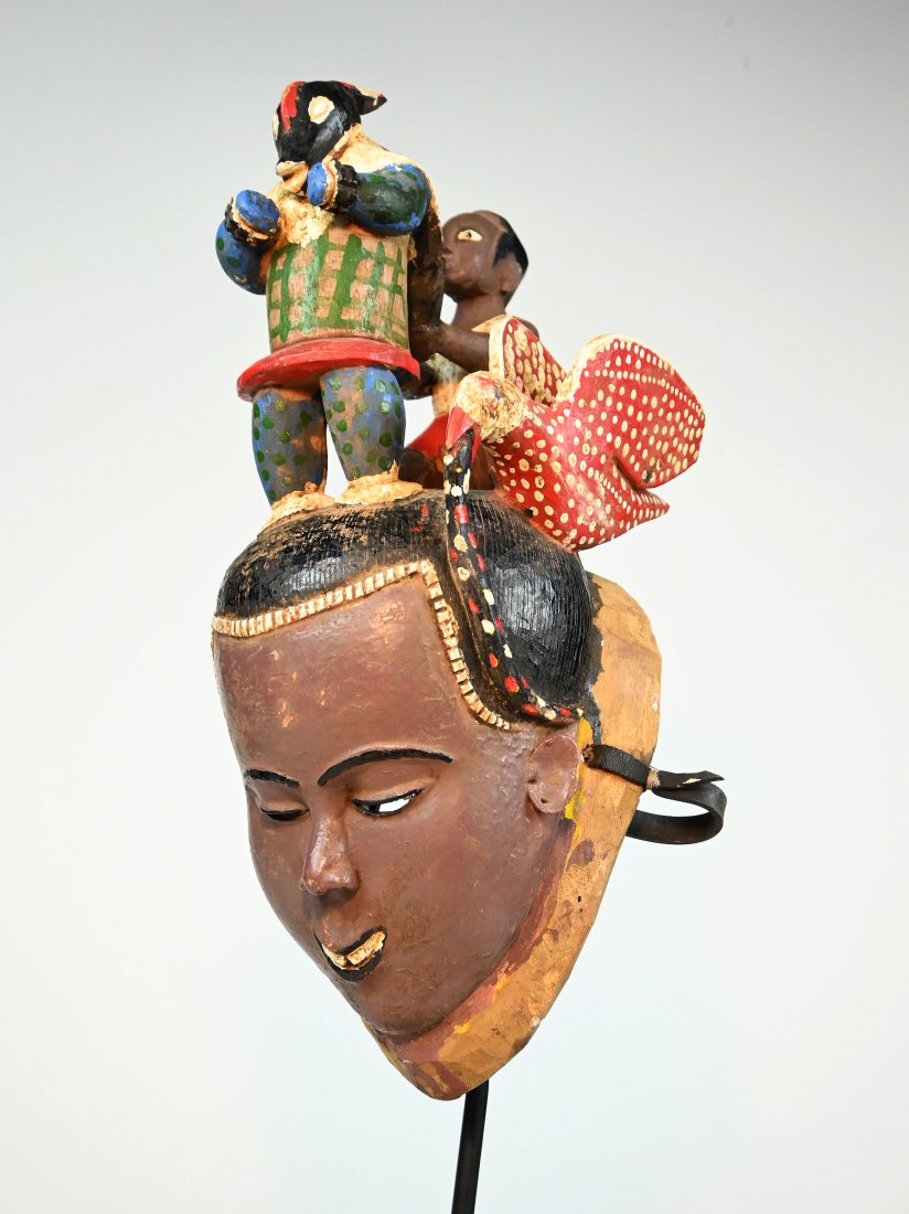 A Fine Guro African Mask (1 of 8)