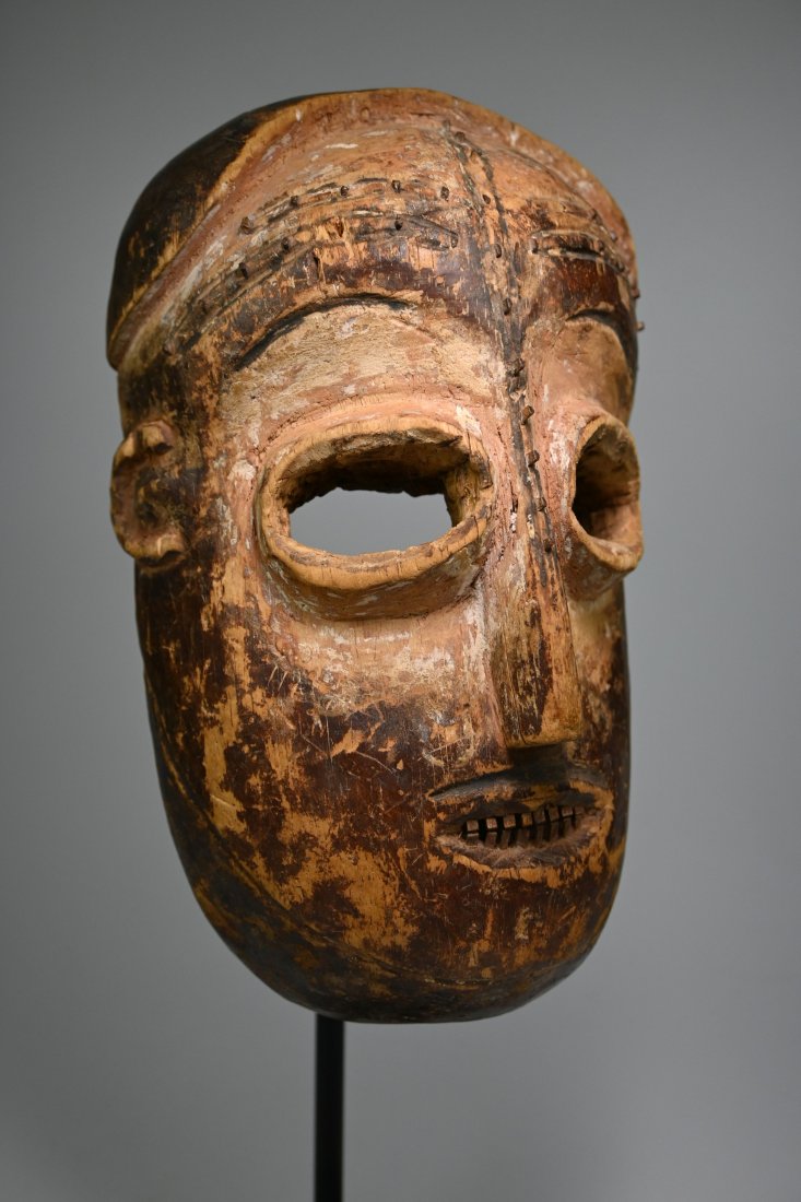 A Rare Old Ngbaka African mask (1 of 10)