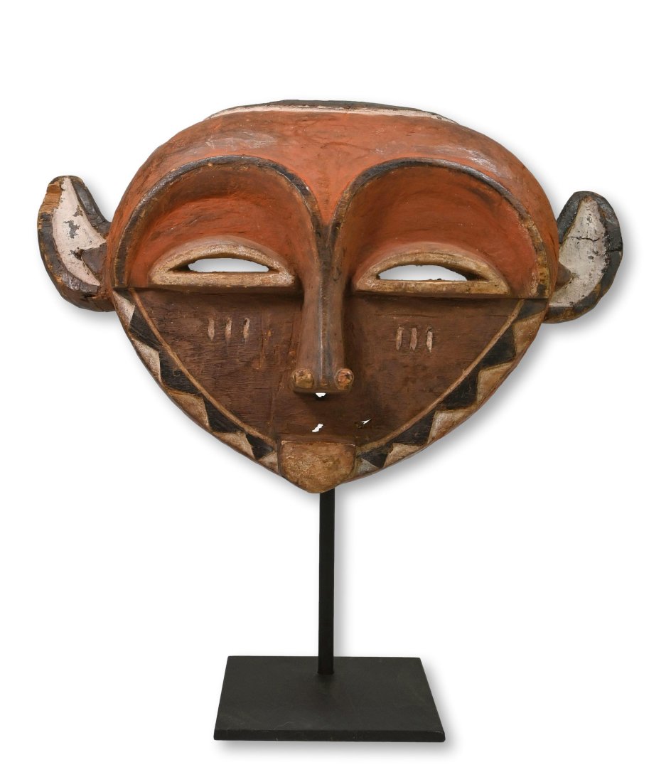 A Fine Pende Panya Ngombe Hut Mask (1 of 5)