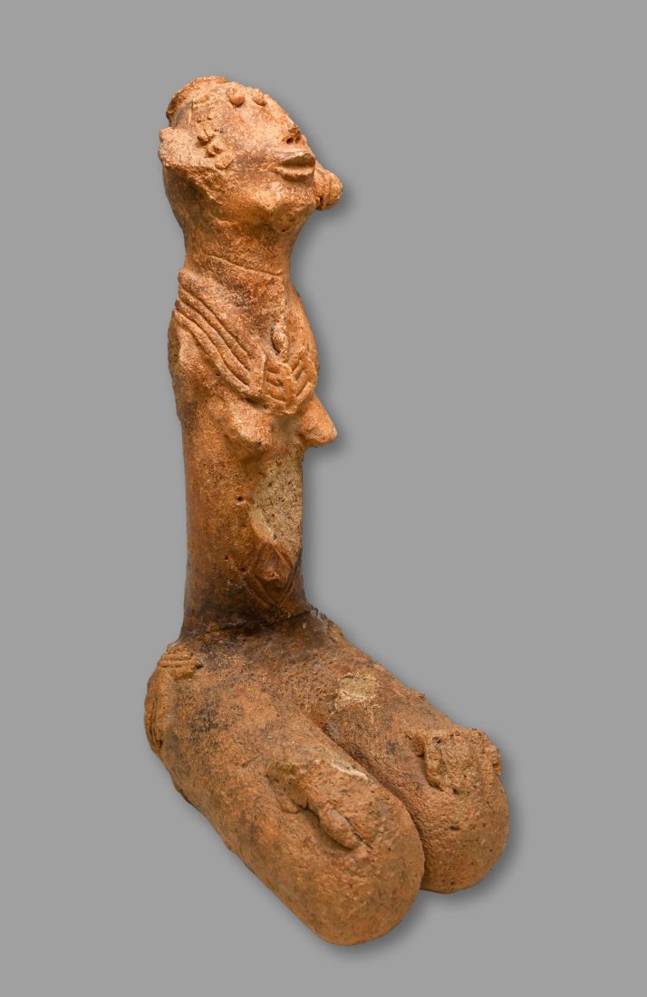 Ancient Bankoni Stargazer Kneeling Female sculpture (1 of 10)