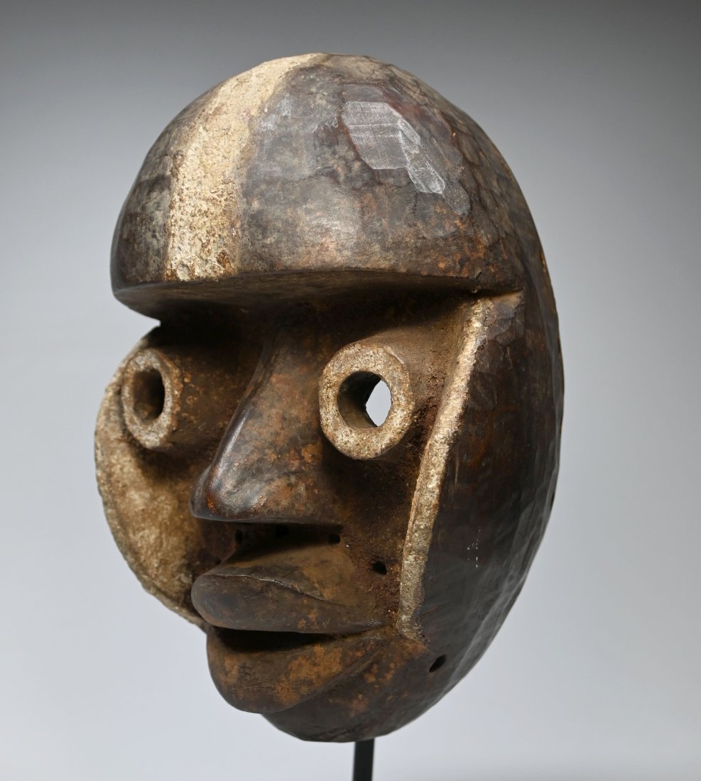 A Dan Kran African mask (1 of 10)