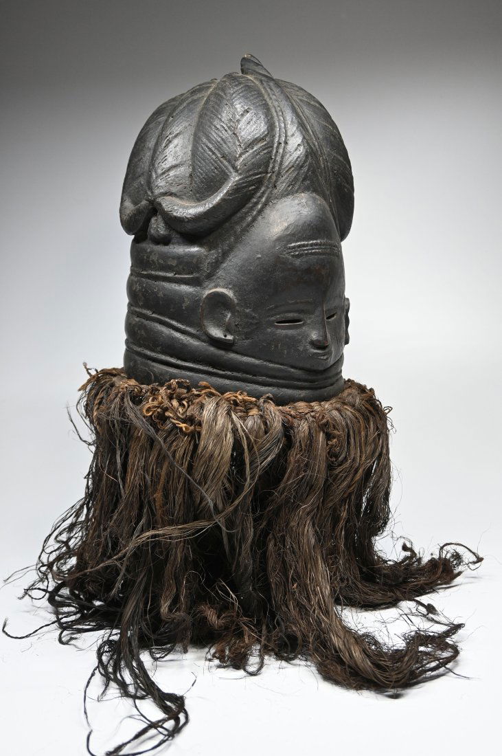 A Mende Bundu Sowei Womens Mask (1 of 8)