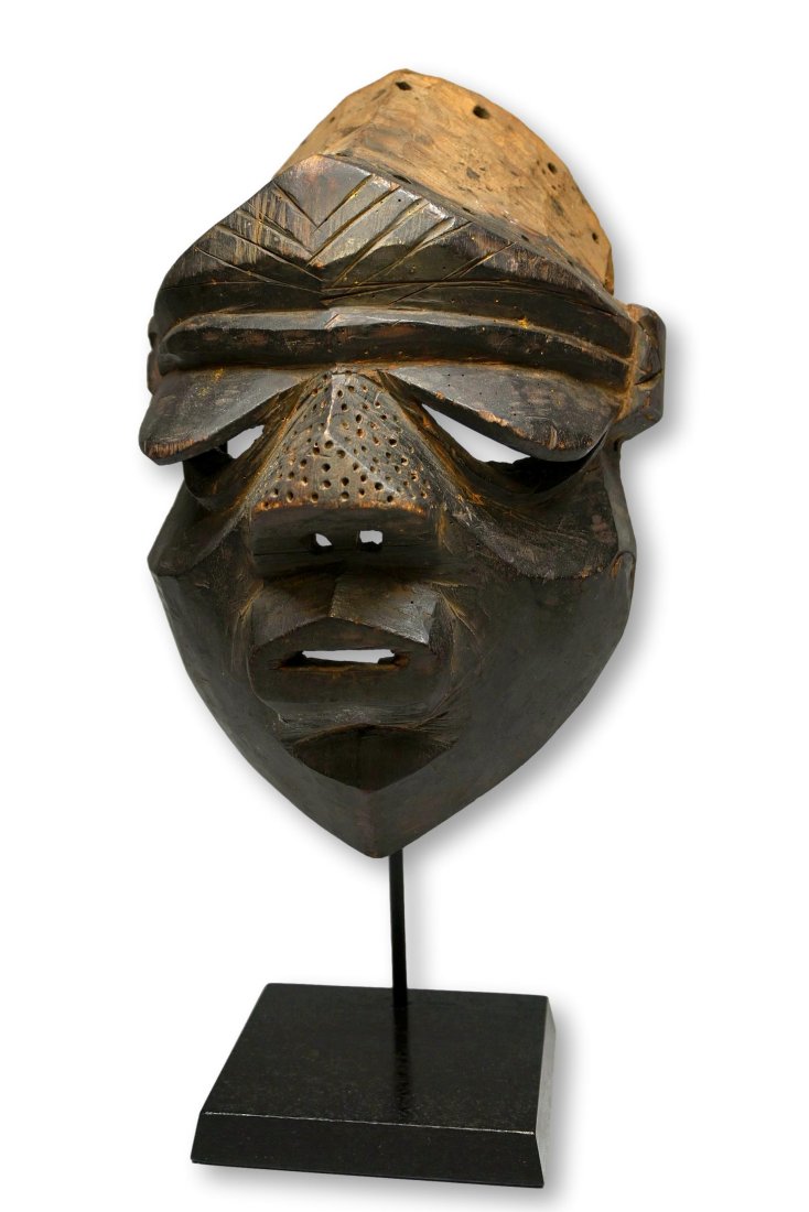 A Pende Mbuya Mask (1 of 7)