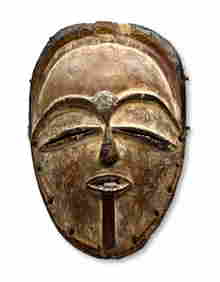 A Vuvi African Mask (1 of 7)