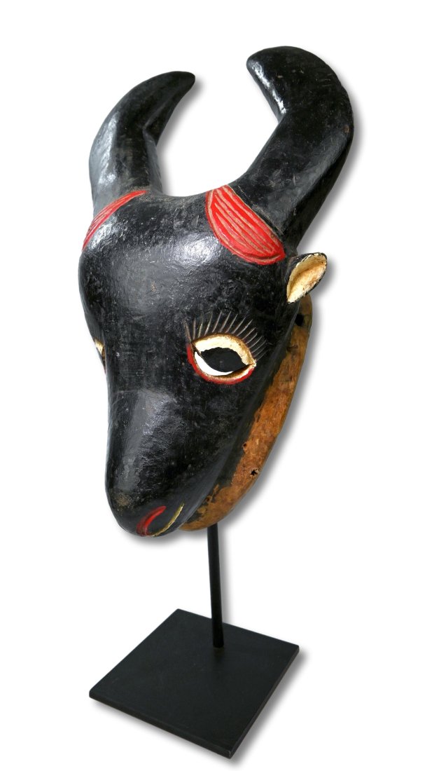 A Serene Baule Bushcow Mask (1 of 8)