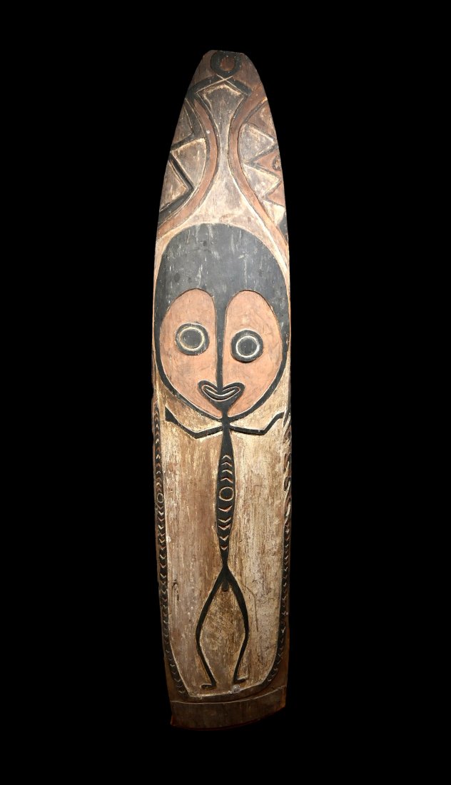 A Fine and Large Kerewa Spirit Board (1 of 2)