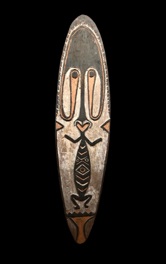 Large Kerewa Gope Board with Figure (1 of 1)