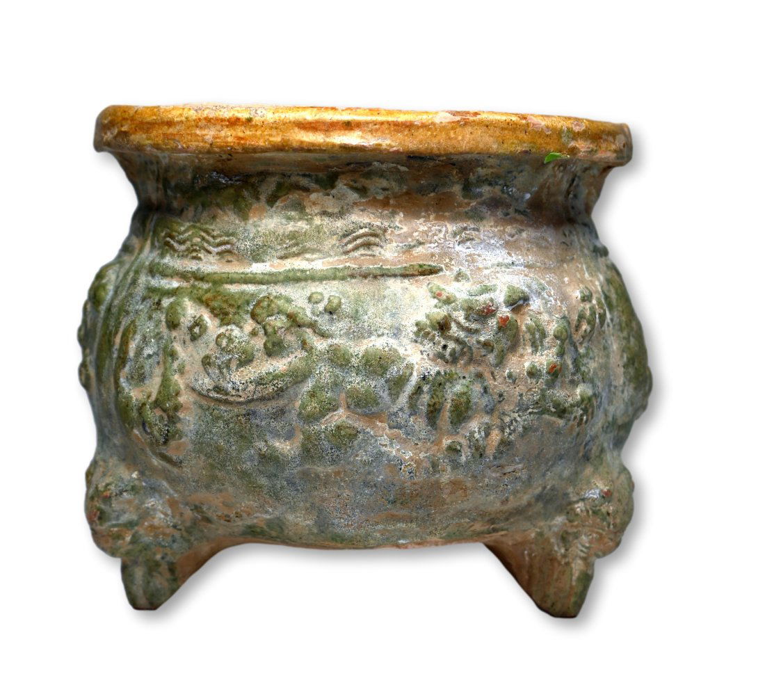 A Han Dynasty Vessel with Dragon Motif Ex Dr Hong Su Jin (1 of 6)
