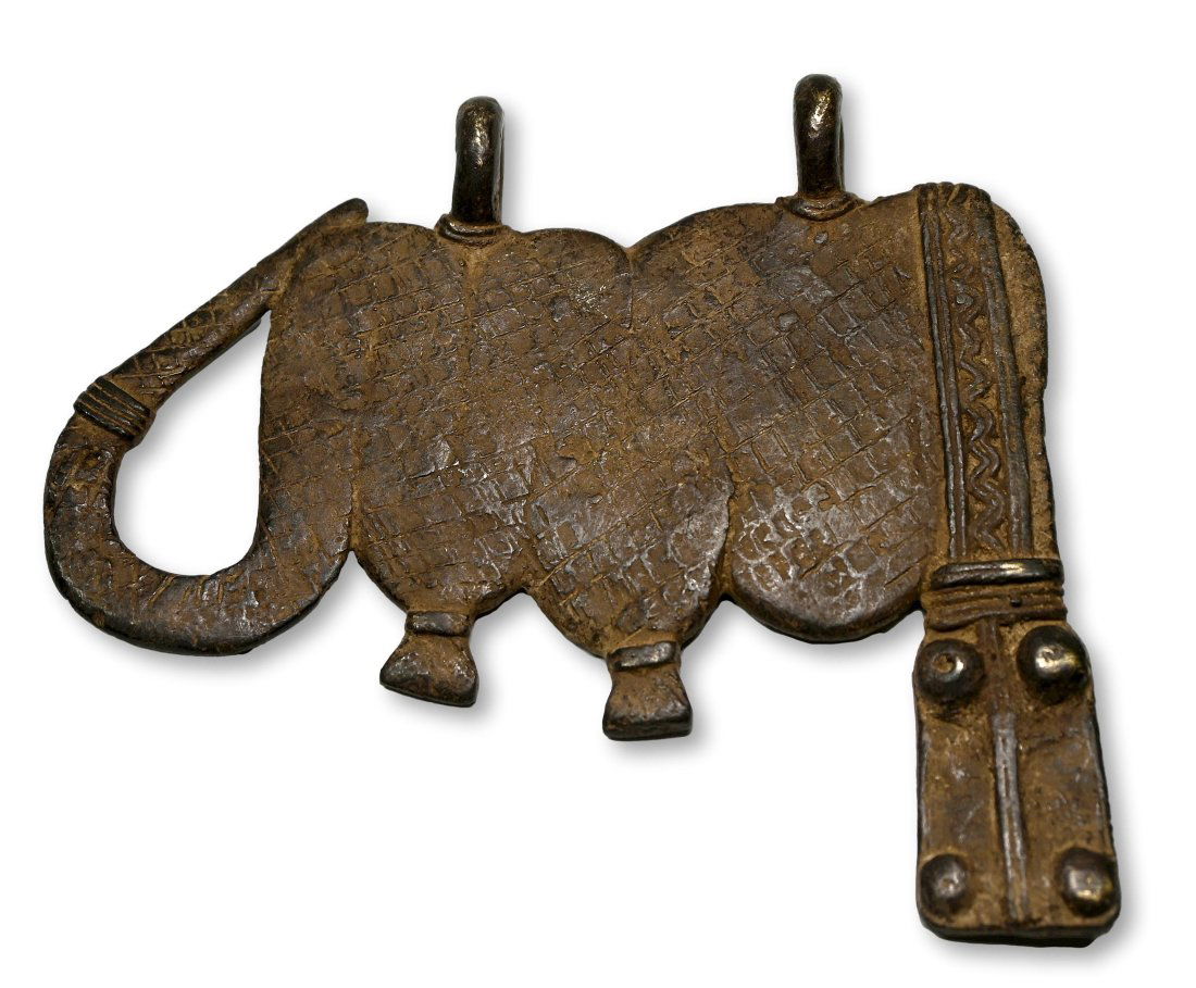 A Large Gan Bronze Pendant of a Coiled Serpent (1 of 4)