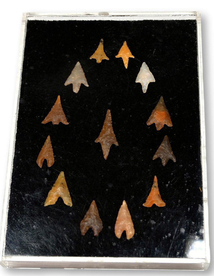 Collection of Native American Arrowheads, Ex Nooter Collection (1 of 5)