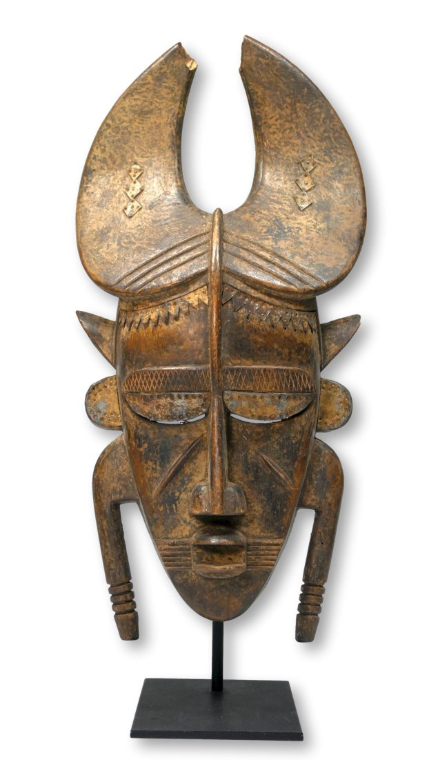 A Fine Old Ligbe or Jimini mask Ex Levitt collection (1 of 8)