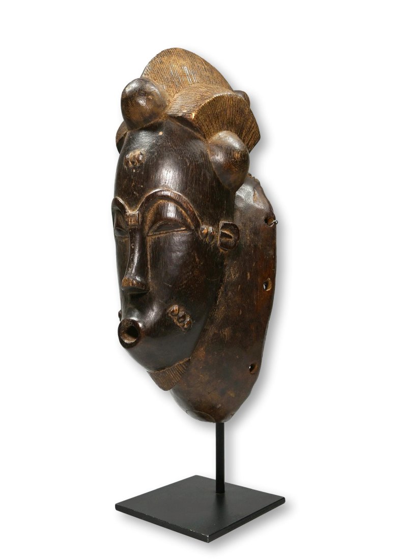 A Baule Mblo Portrait Mask (1 of 9)