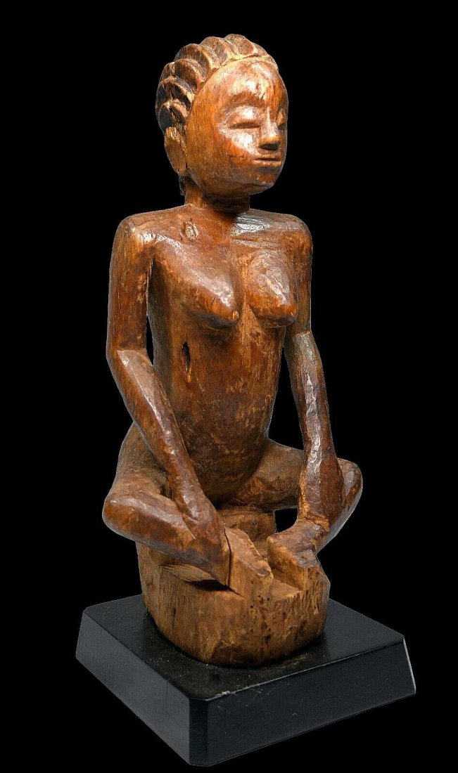 Fine Old Sukuma Female Effigy Ex Banks collection (1 of 6)