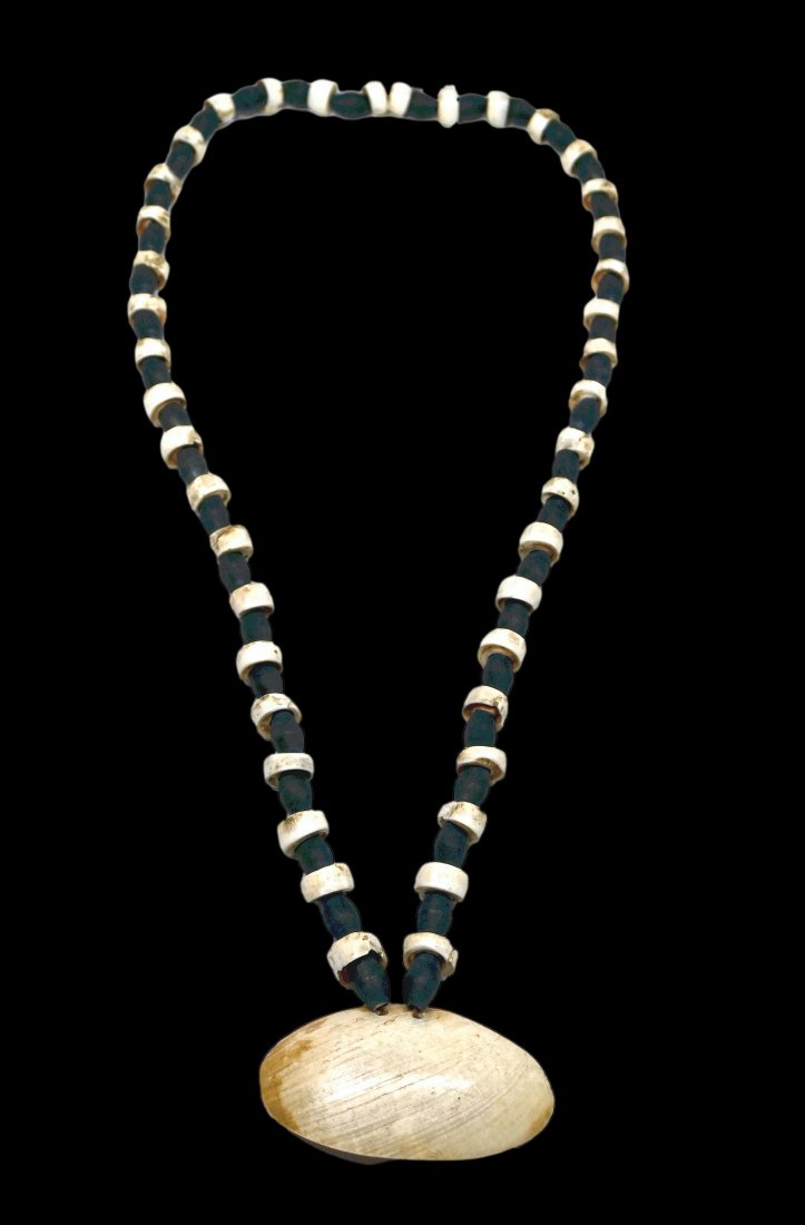 Antique Shell & Bead Necklace (1 of 1)