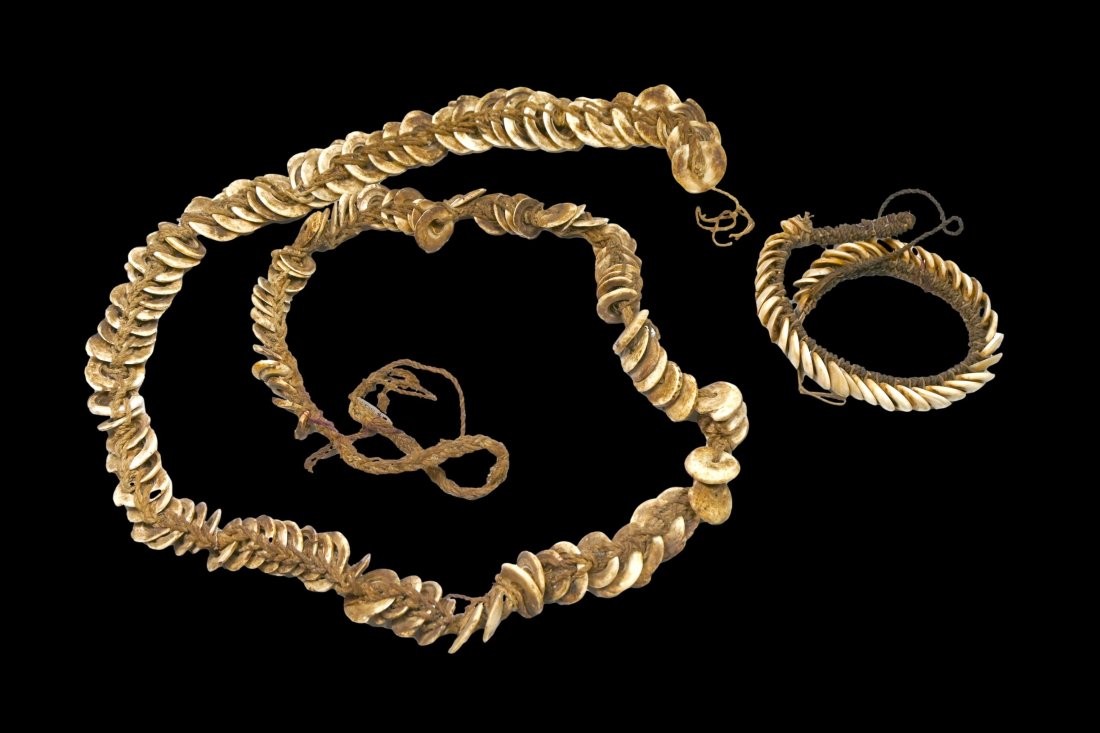 Lot of Two Shell Currency Ornaments from New Guinea (1 of 4)