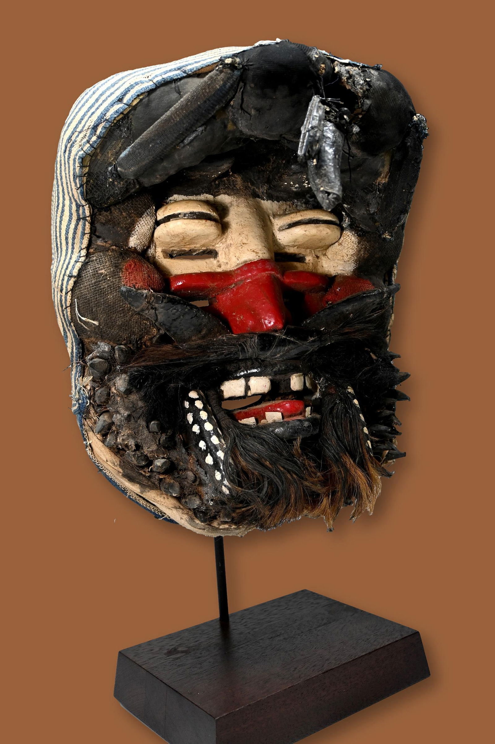 A Dramatic Guere mask Ex Scanzi Collection (1 of 7)