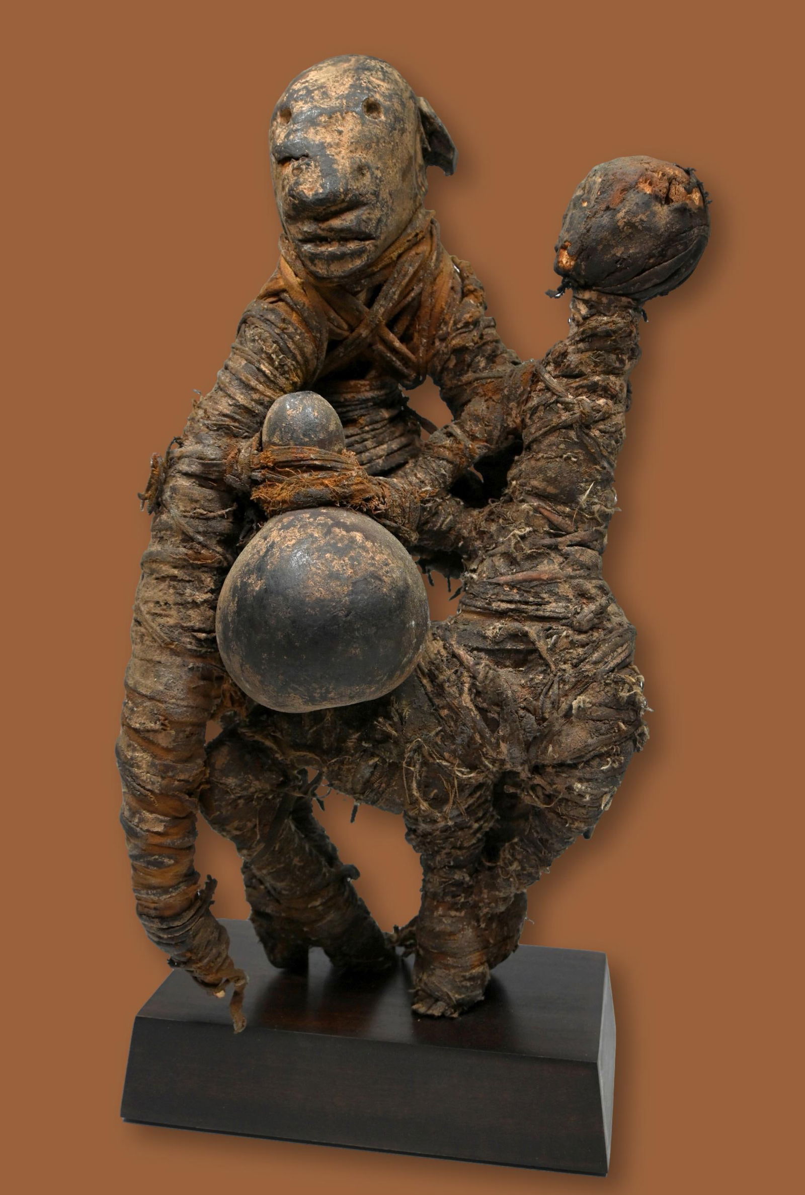 A Pere Maternity Fetish Sculpture (1 of 5)