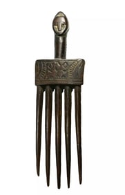 A Fine Old Baule Comb