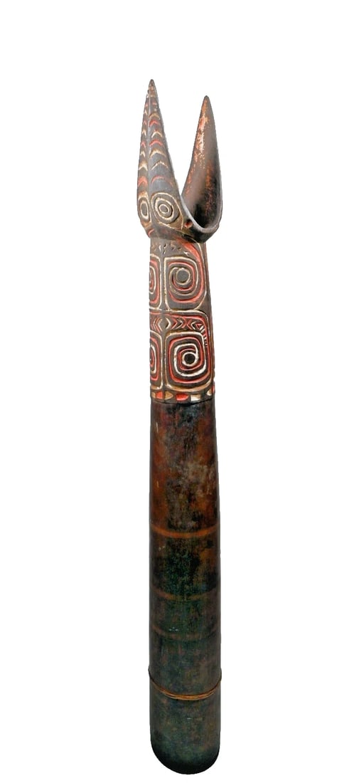 A Fine Old Kerewa Ceremonial Drum (1 of 7)