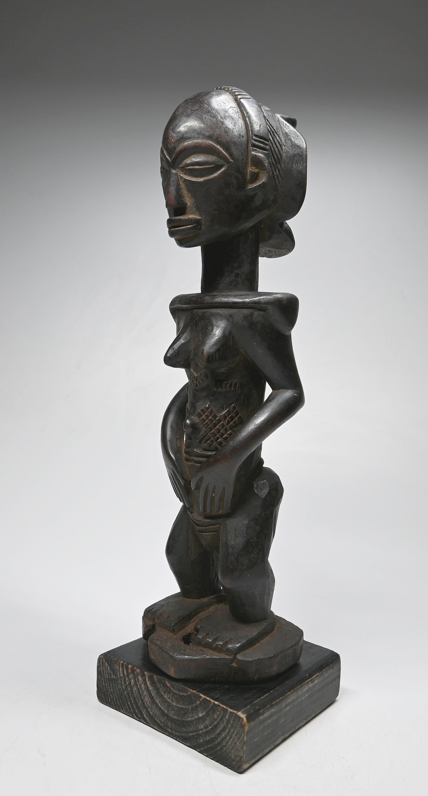 A Luba Female Effigy (1 of 6)