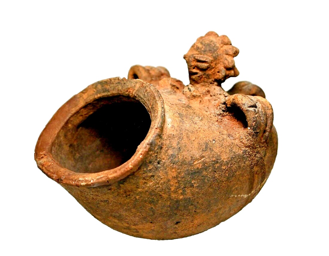 Igbo Izzi Terracotta Clay Vessel (1 of 6)