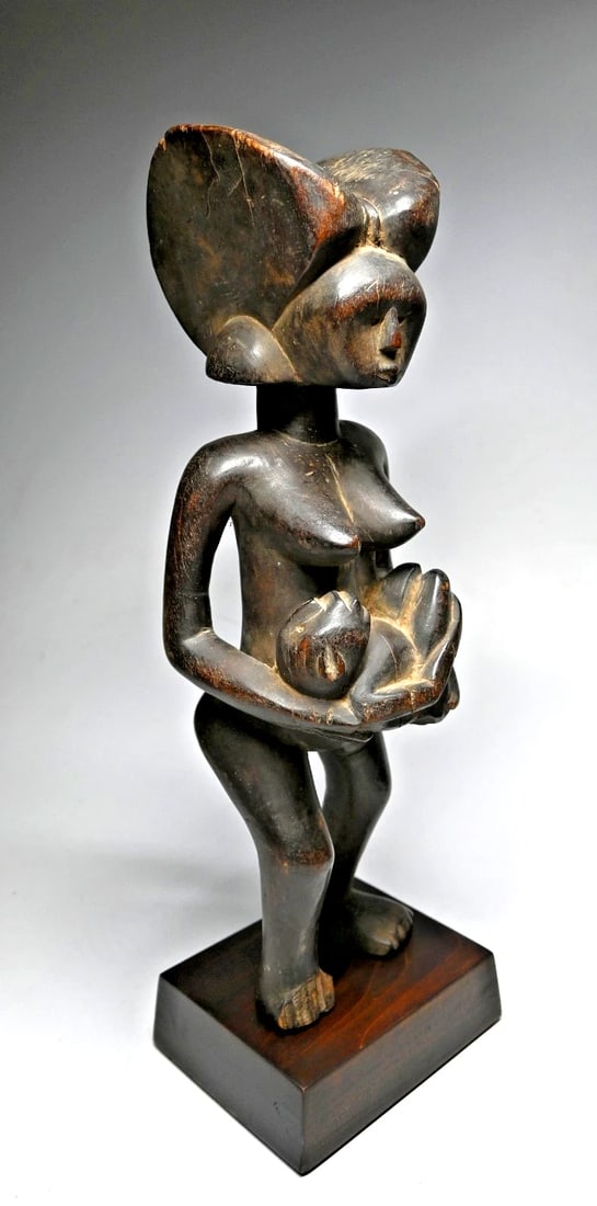 A Kwere Maternity Sculpture (1 of 6)