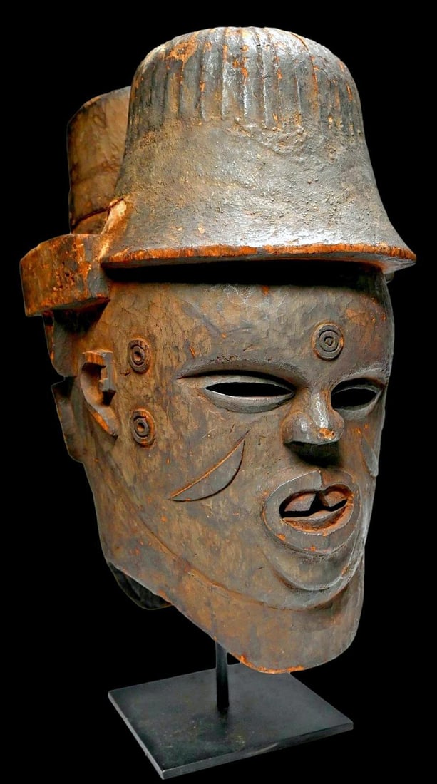 Igbo Izzi Helmet Mask (1 of 8)