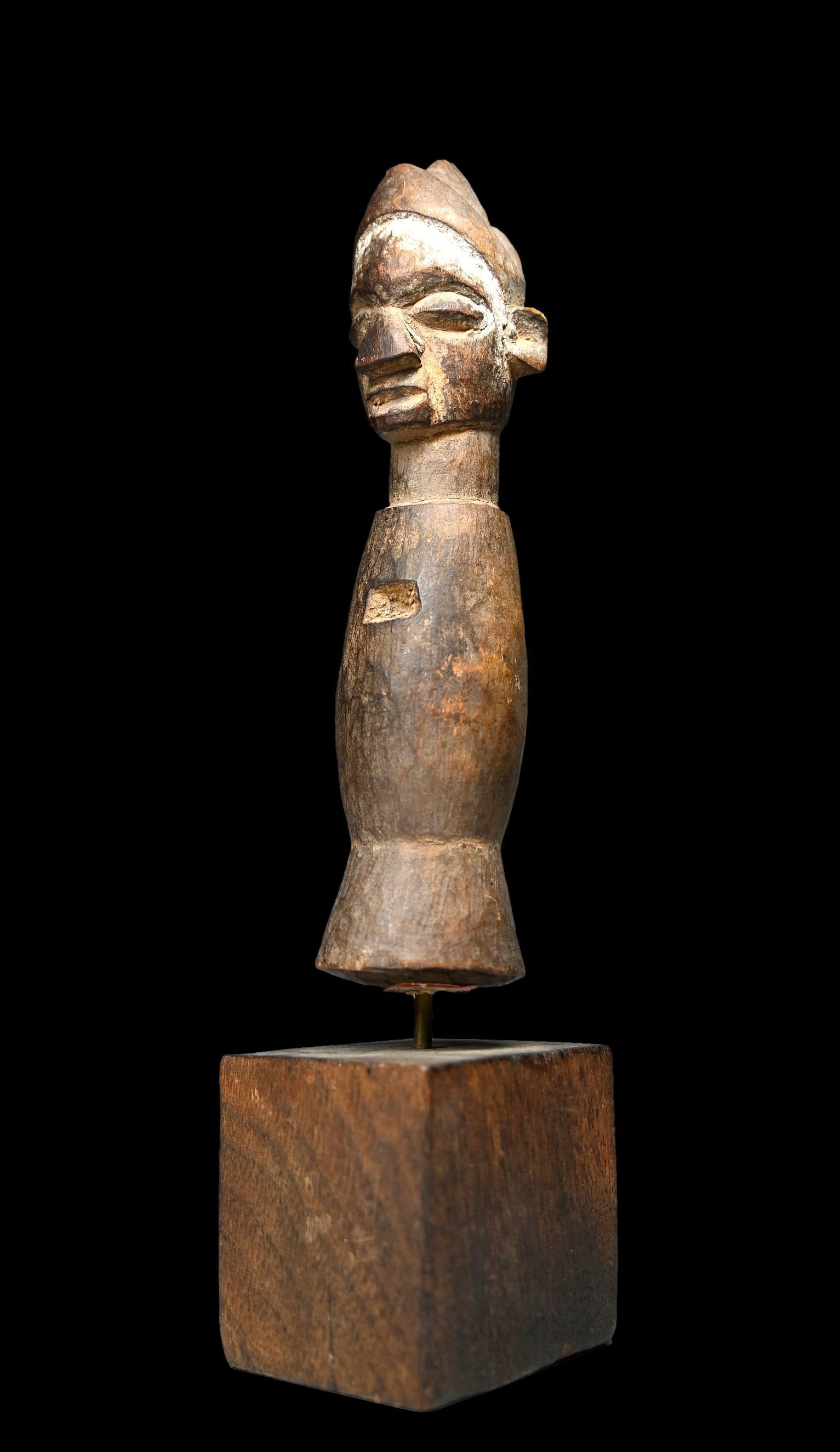 Old Yaka Mbwoolo Charm (1 of 5)