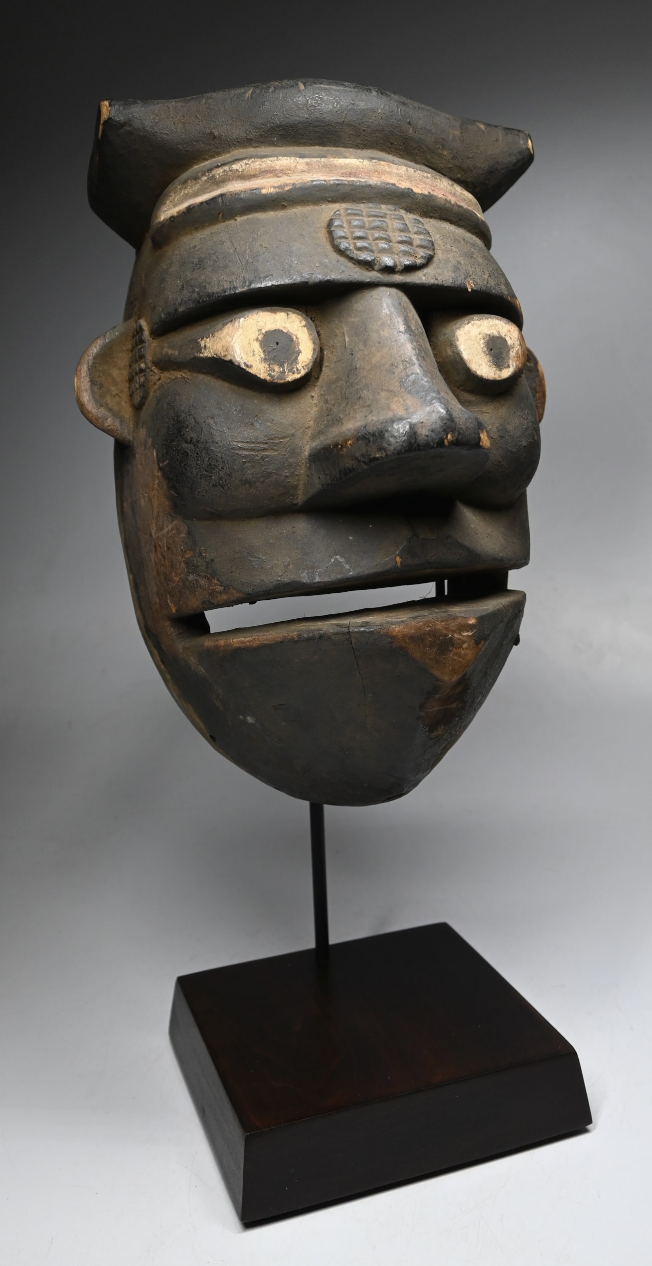A Large Ogoni African mask - 3