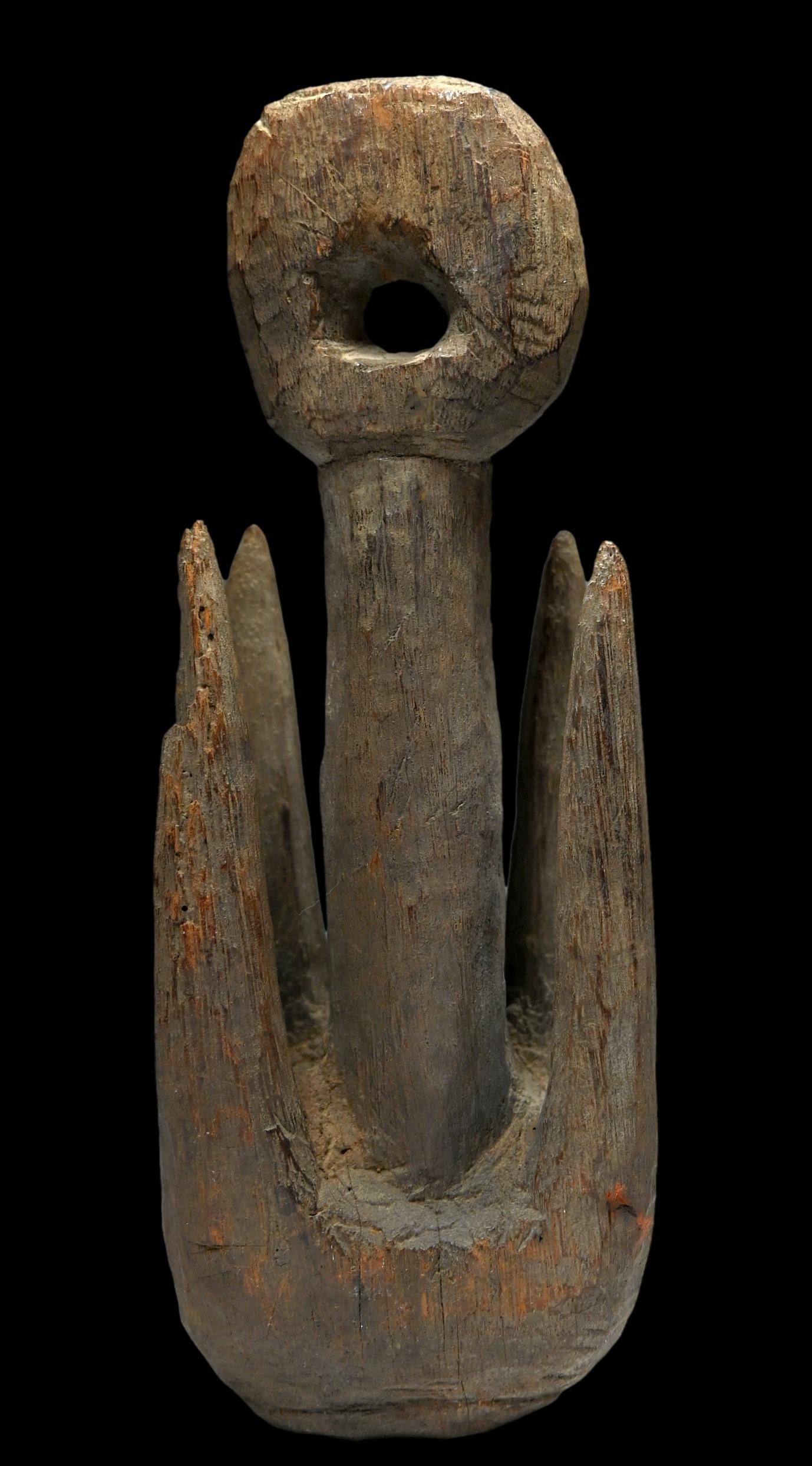 Old Wooden Suspension Hook from New Guinea (1 of 4)