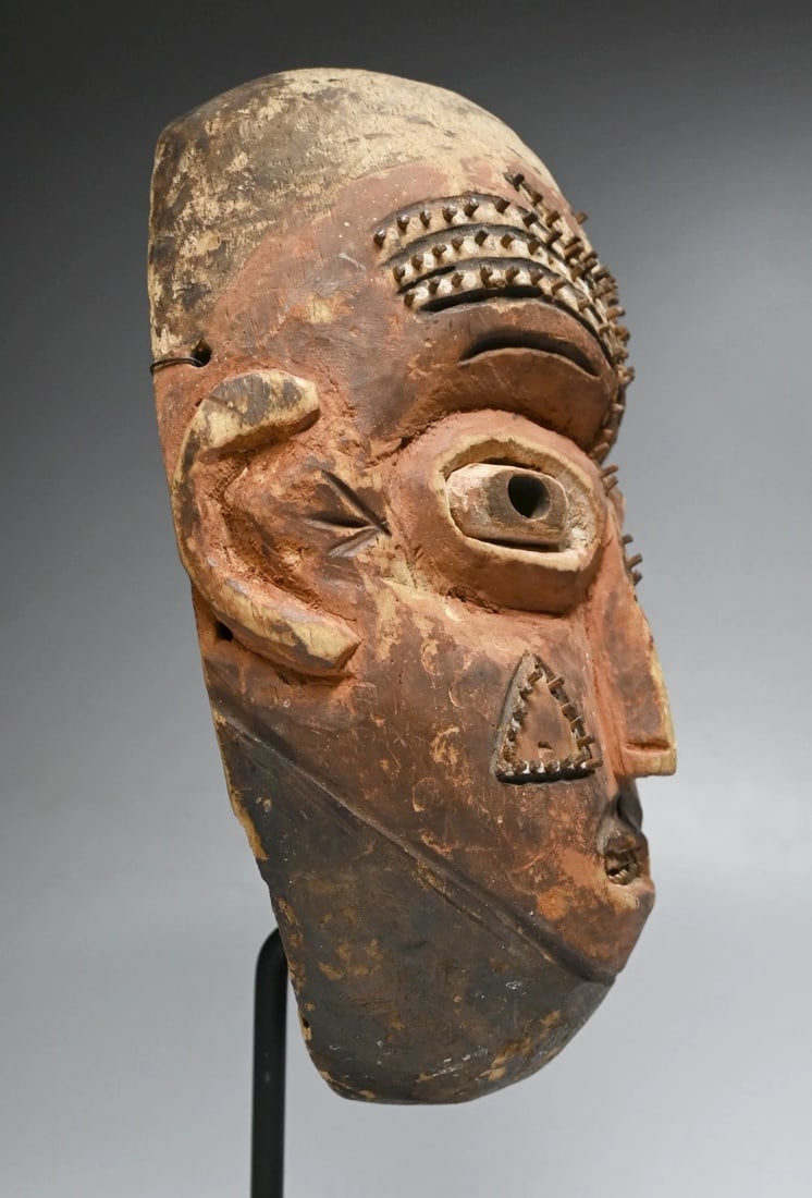 A Bwaka African Ceremonial Mask - 3