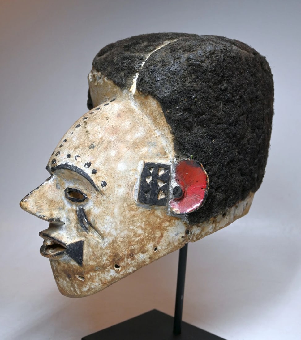 A Idoma Mask - 2